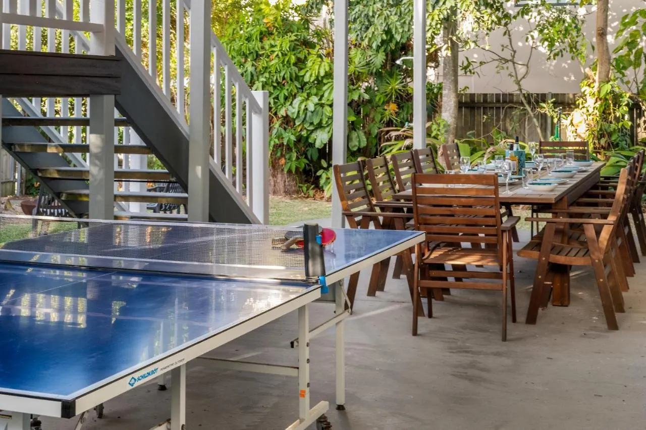 Dicky Beach Original - 2 Bed Downstairs Studio 200M To Beach Caloundra Australia